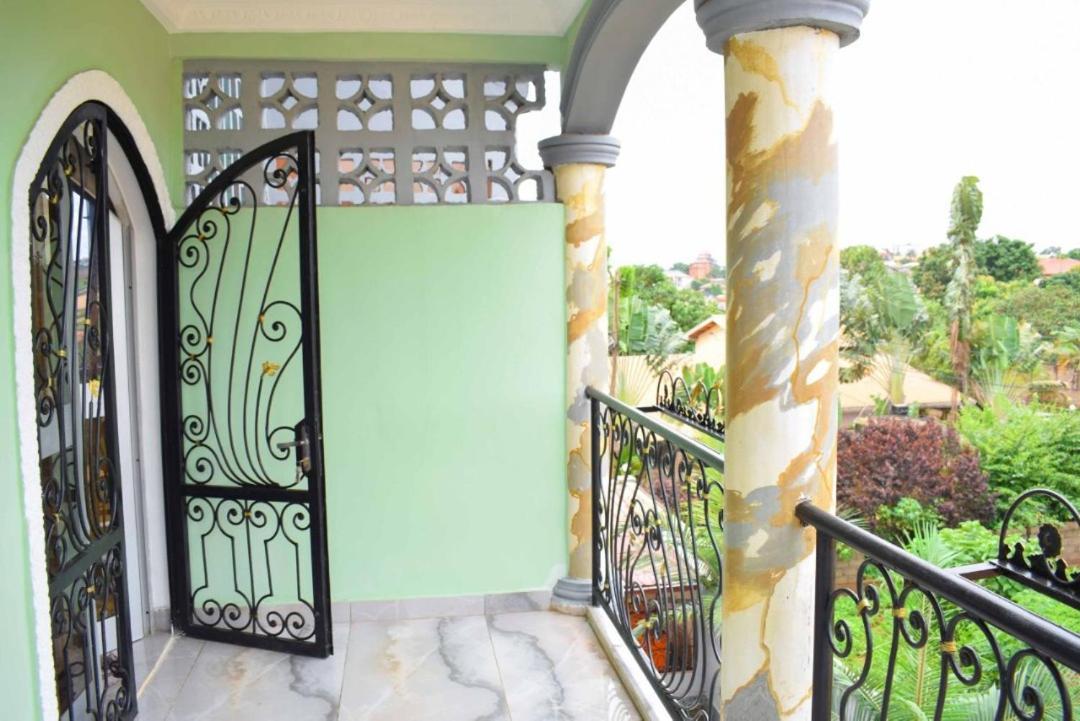 Residence Ambassa Etienne & Therese Yaoundé Exterior photo