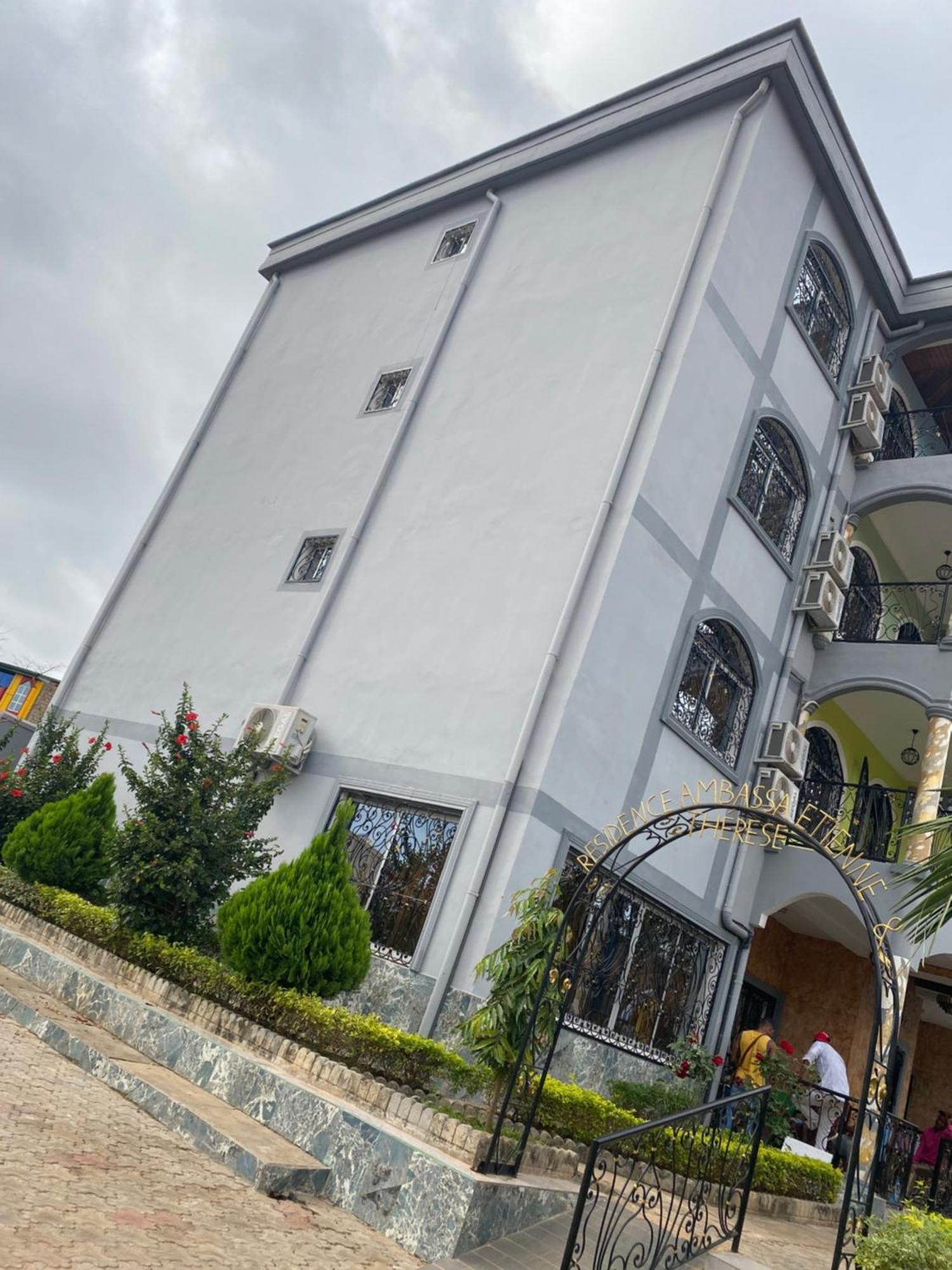 Residence Ambassa Etienne & Therese Yaoundé Exterior photo